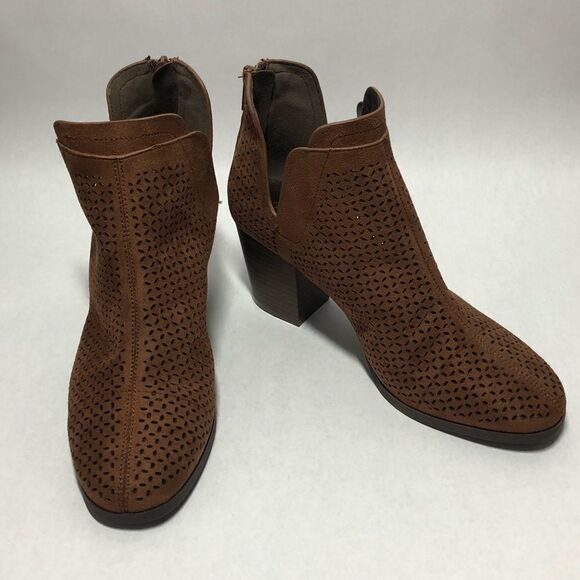 Qupid Ankle Booties   - Picture 2 of 8